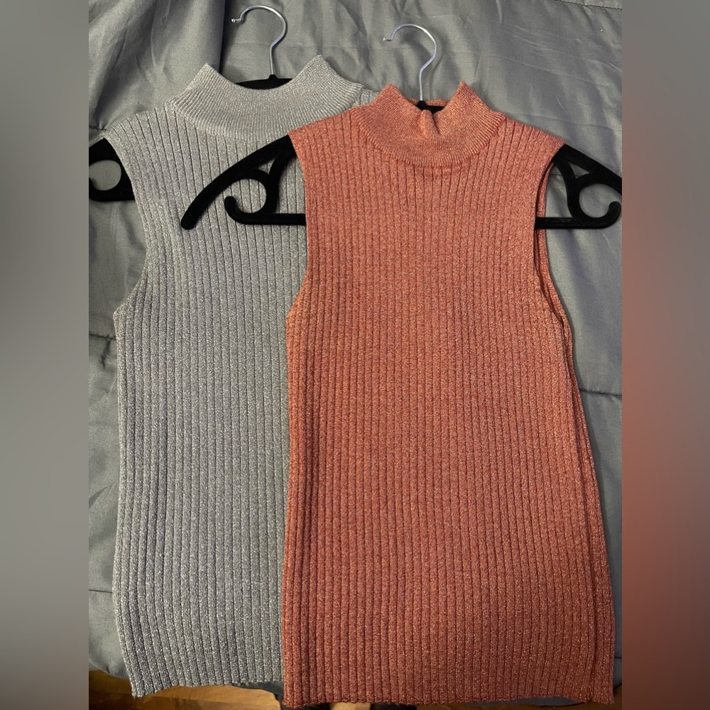 Turtle neck cropped sweaters ! 💕🩶